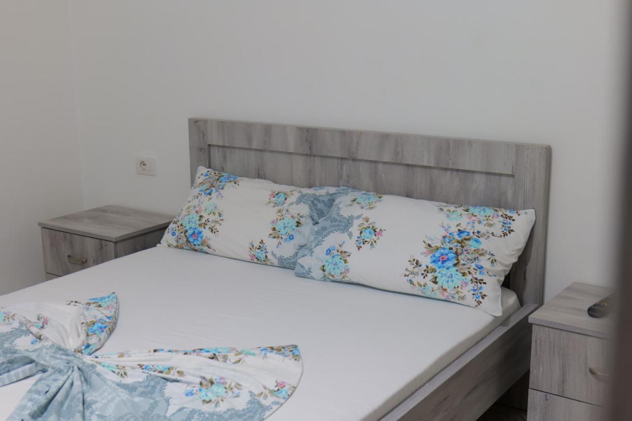 Vila Panorama Piqeras Bed & Breakfast Exterior foto