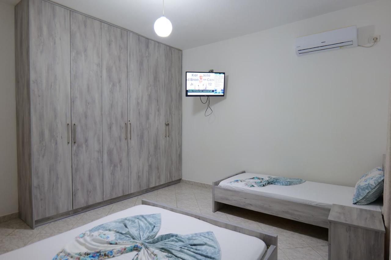 Vila Panorama Piqeras Bed & Breakfast Exterior foto