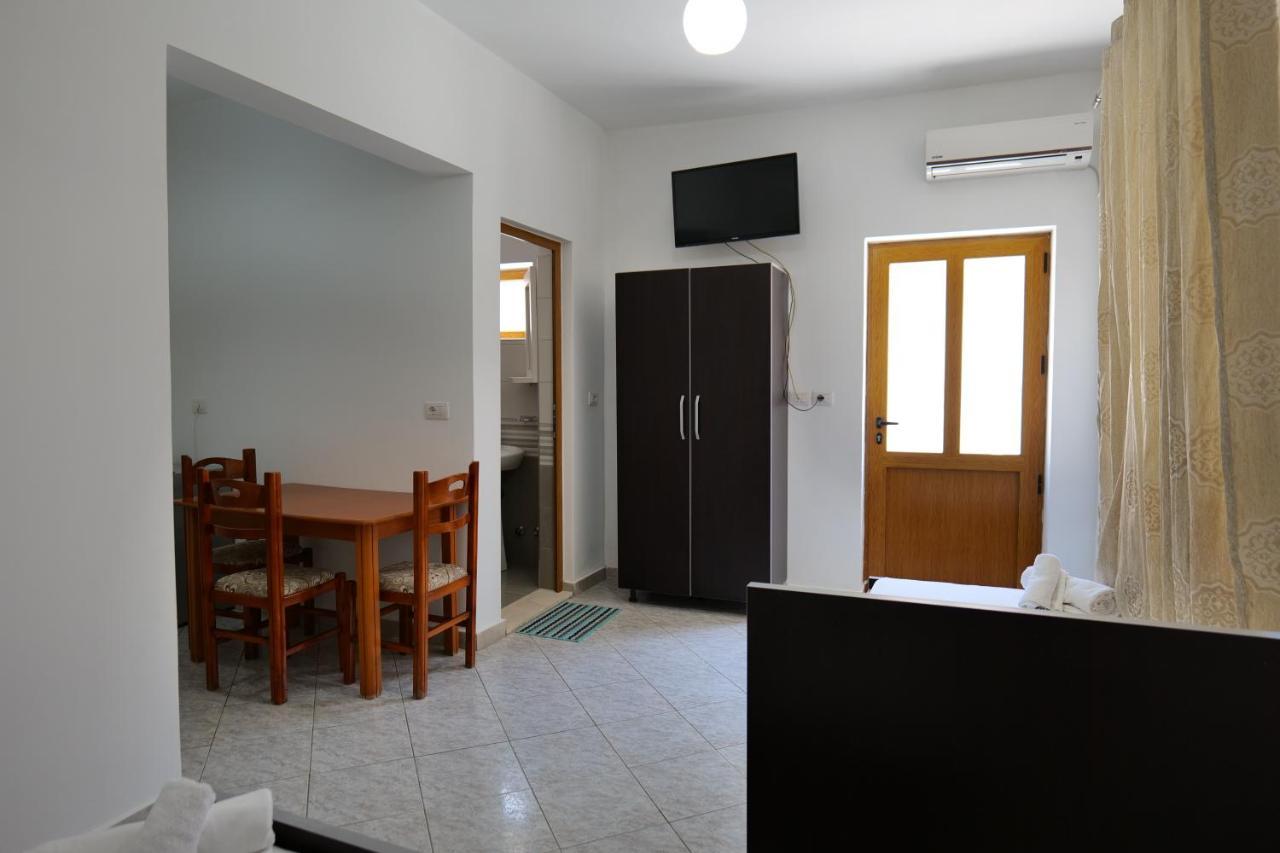 Vila Panorama Piqeras Bed & Breakfast Exterior foto